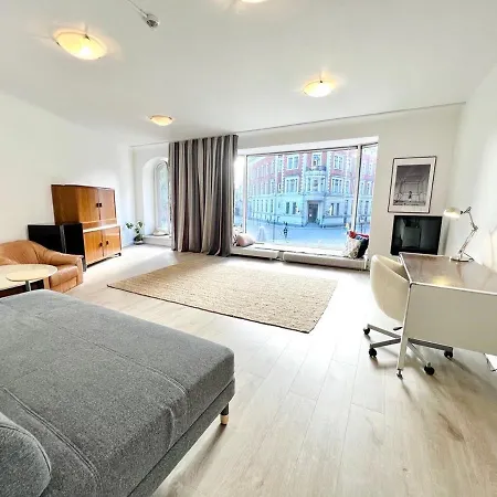 Apartment Dome Square