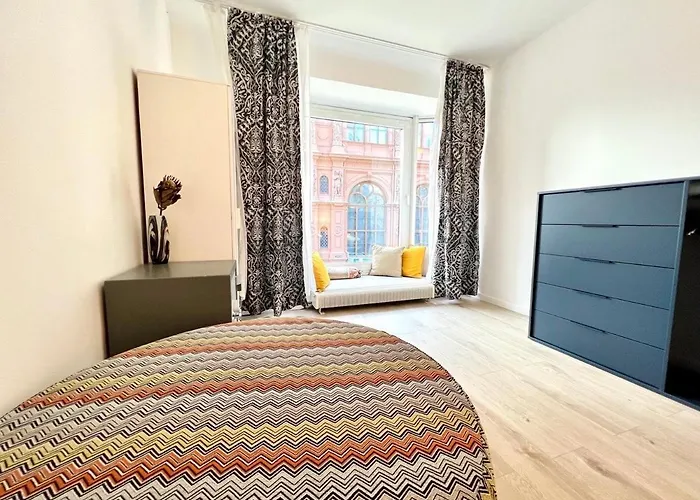 Apartment Dome Square